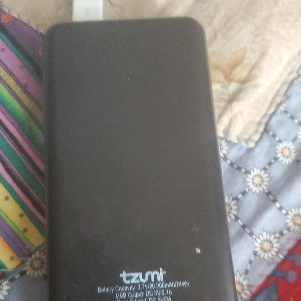 Tzumi Black Tablet Charger